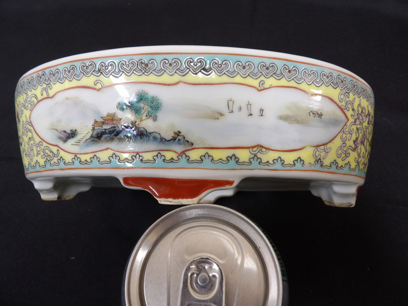 vintage Chinese famille rose porcelain oval planter with landscape decoration: 8.5 inches length.