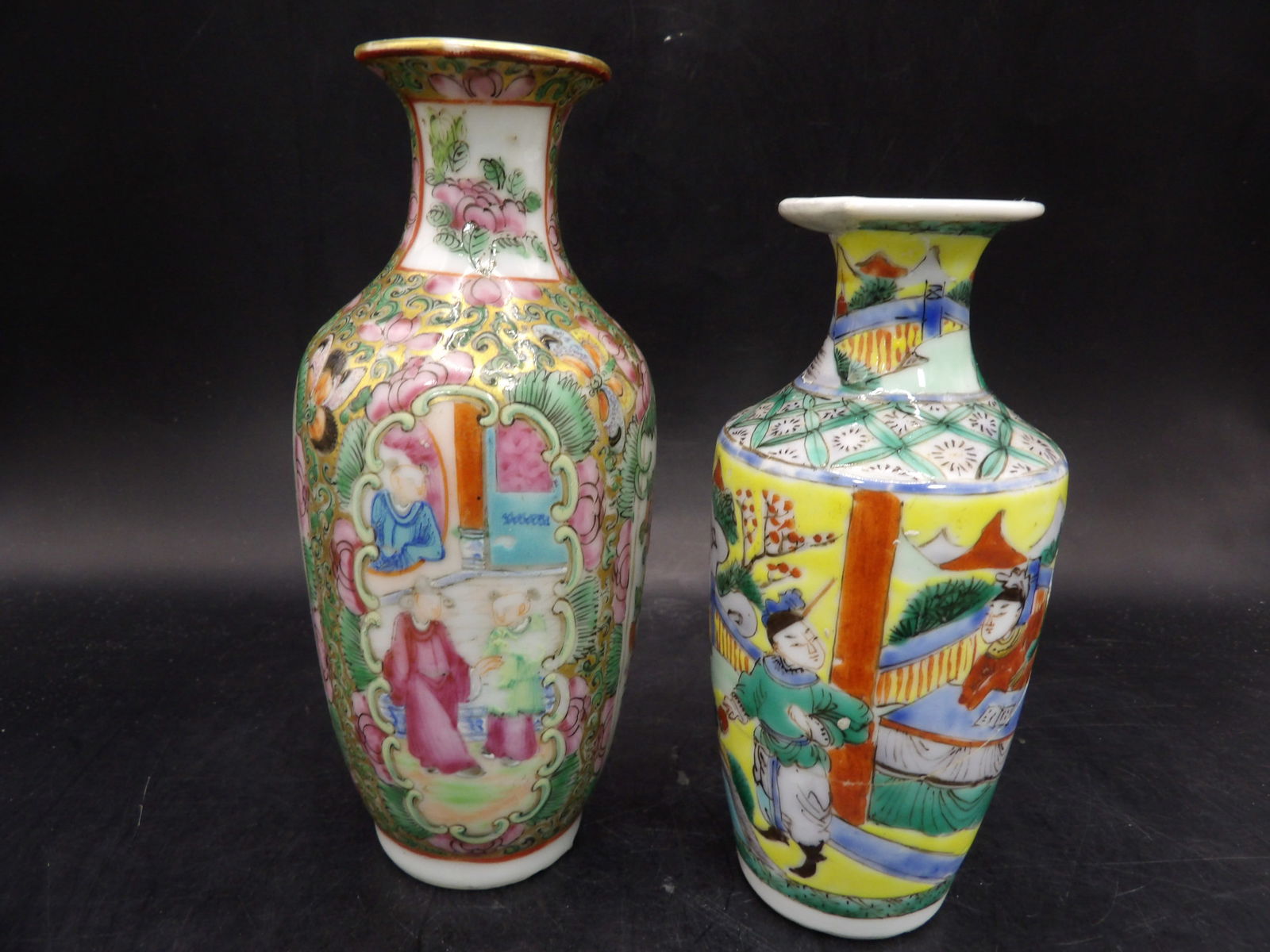 lot of 2 antique Chinese porcelain vases with one famille rose style (1 of 7)