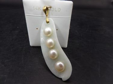 Chinese 14k gold pea pod jade pendant with cultured pearls marked 14k