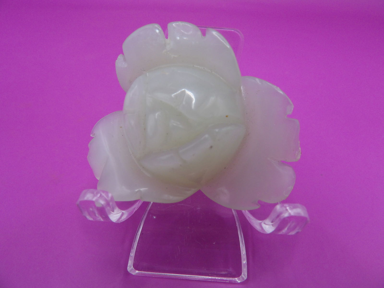 Chinese jade flower carving (1 of 4)