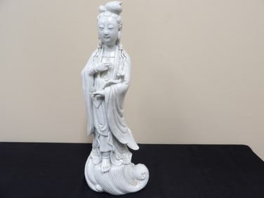 Chinese Dehua porcelain fine Kwan Yin figurine