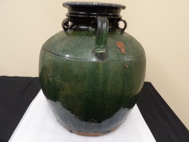 Qing dynasty Chinese antique green glazed porcelain oil jar