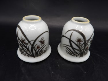 Lot of 2 hand painted Chinese porcelain water coupe with Qing dynasty Tongzhi mark