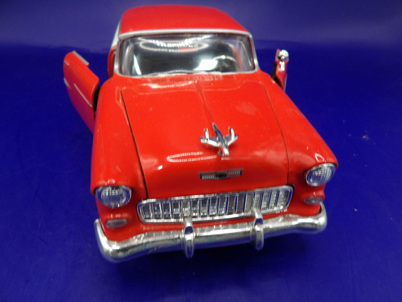 1:24 Motormax 1955 Chevy Bel air - 3