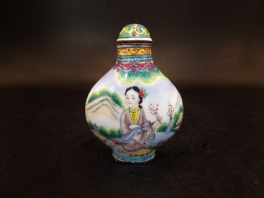 Chinese copper enamel hand painted snuff bottle with Qing dynasty Qianlong mark