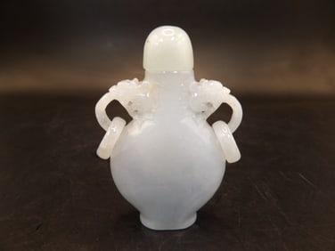 Chinese jadeite jade carved snuff bottle with rings