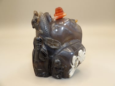 amazing details 19th century Chinese agate snuff bottle with Longevity God frog turtle butterfly