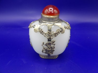 Tibetan Chinese glass with filigree dragon phoenix motif snuff bottle