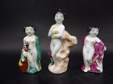 lot of 3 Chinese molded porcelain nude woman figural snuff bottles with Qing dynasty Guang Xu mark
