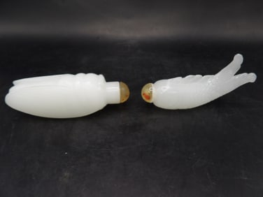 lot of 2 Chinese carved stone cicada and fish shaped snuff bottles