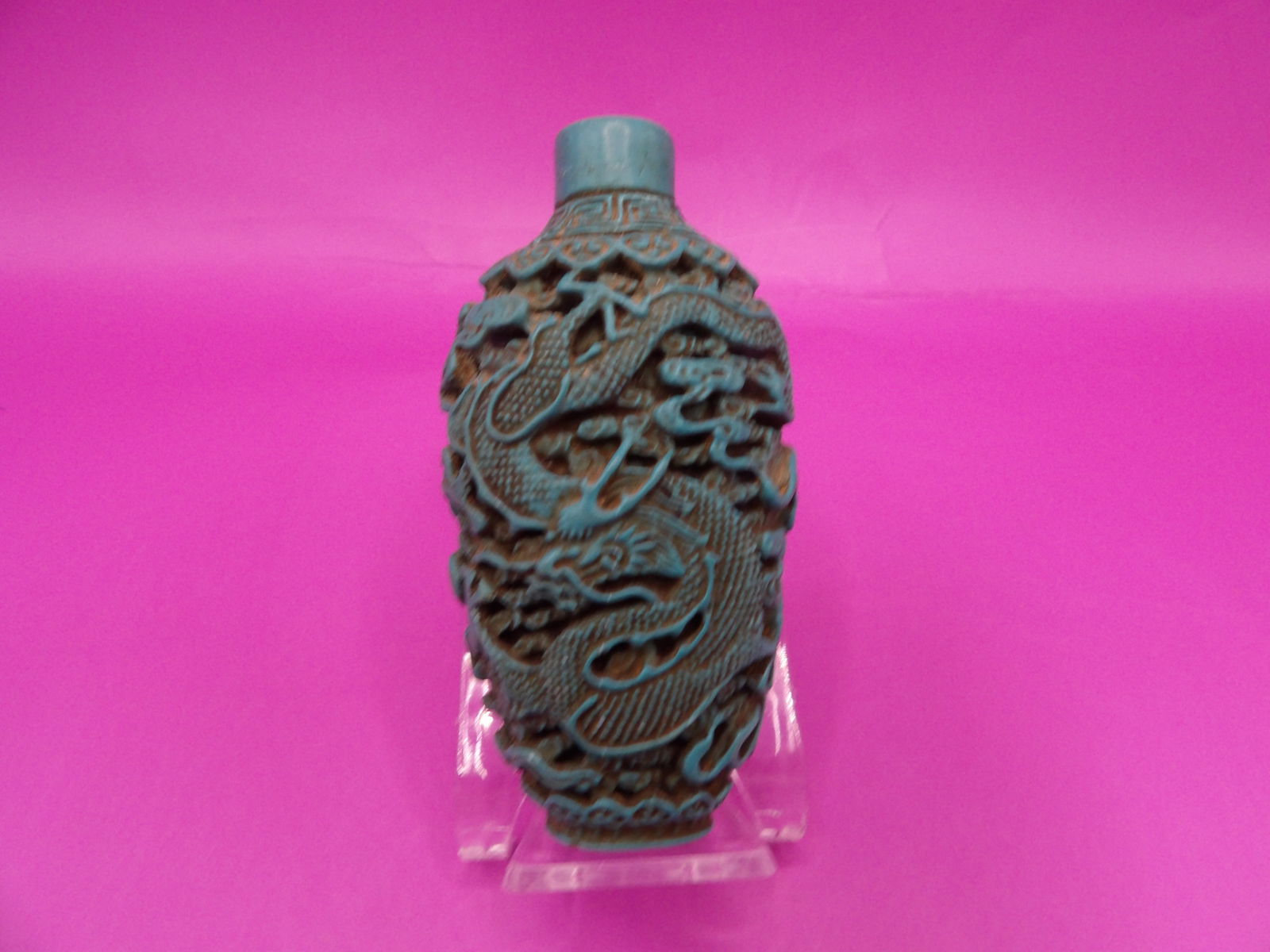 Chinese snuff bottle with dragon and phoenix motif (1 of 5)