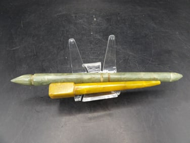 lot of 2 Chinese jade carved hair pins