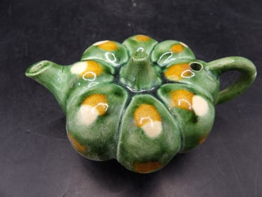 Chinese sancai glazed teapot shaped water dropper