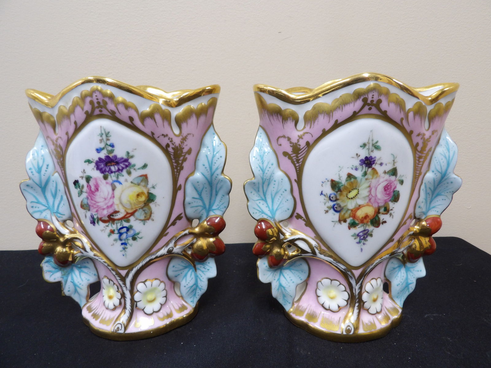 antique pair of fine porcelain vases with floral motifs and gold trims probably German Ludwigsburg (1 of 6)