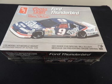 AMT Ford Thunderbird 1/25 model kit - Unopened in original packaging