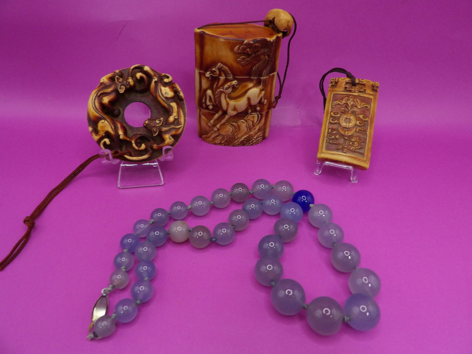 lot of 4 estate Chinese items: Necklace is 18 inches length.