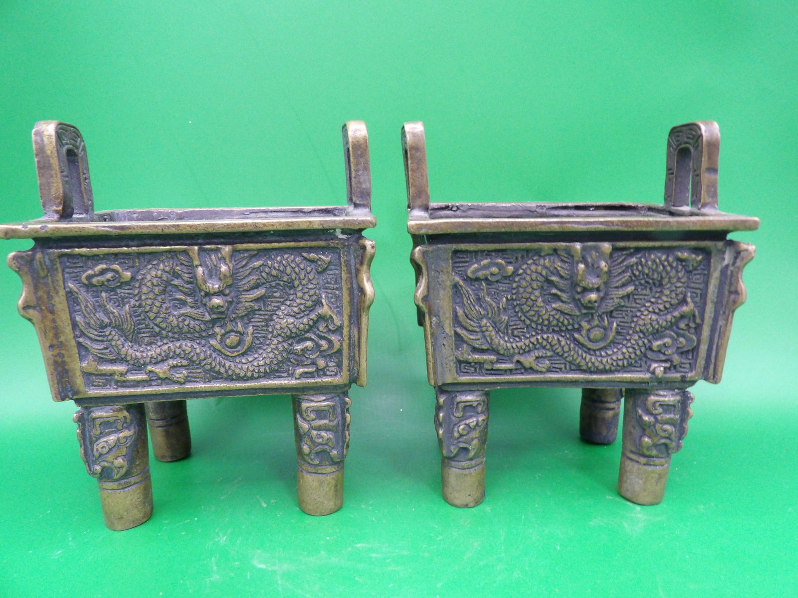Lot of 2 Chinese brass/bronze dragon incense burner signed: 4.8 inches height.