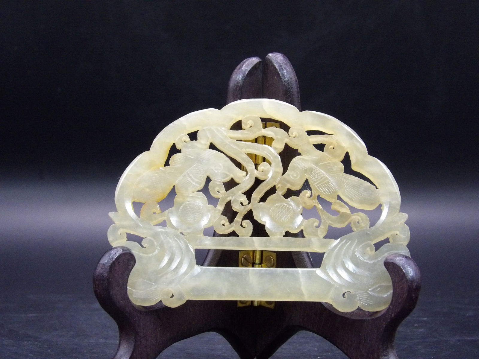 Chinese Qing dynasty Nephrite Jade Large Carved Plaque: Stand is not included. Carved birds and flowers. 3.6 inches length. 46.8 grams.