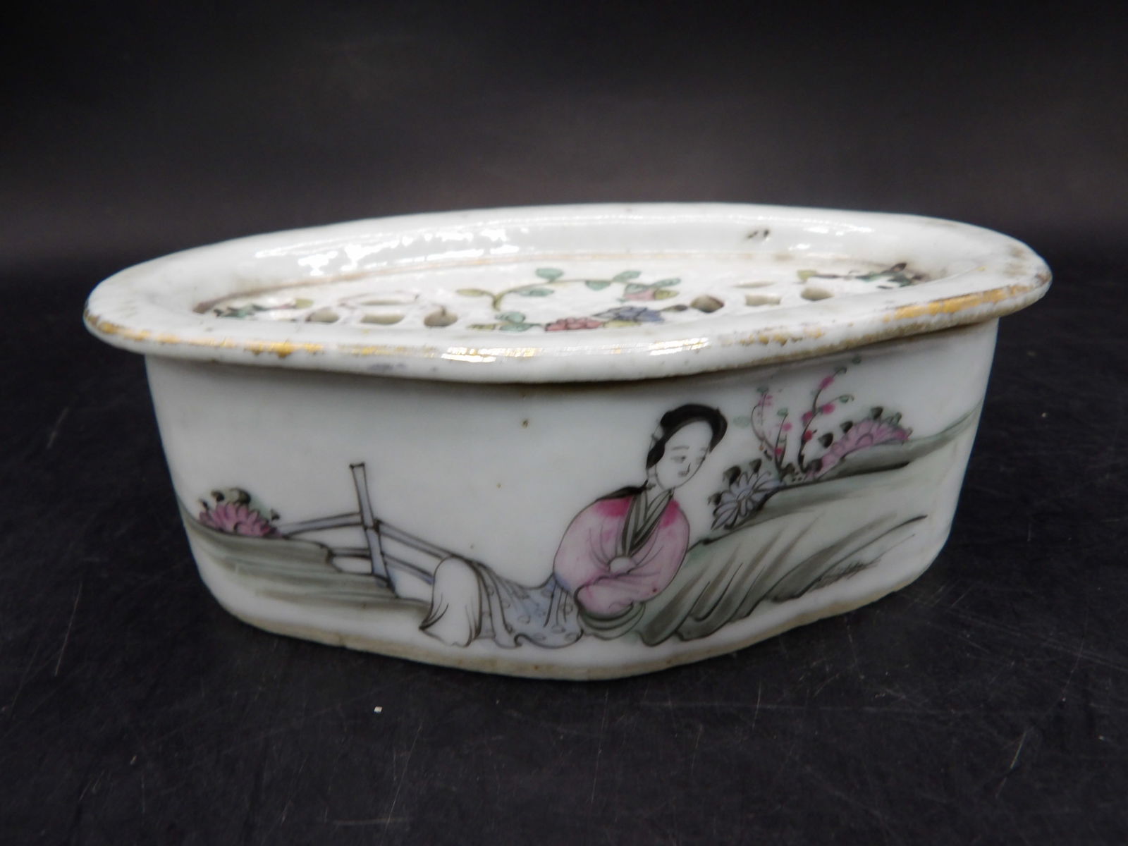 antique Chinese hand painted with beauty porcelain cricket box (1 of 6)