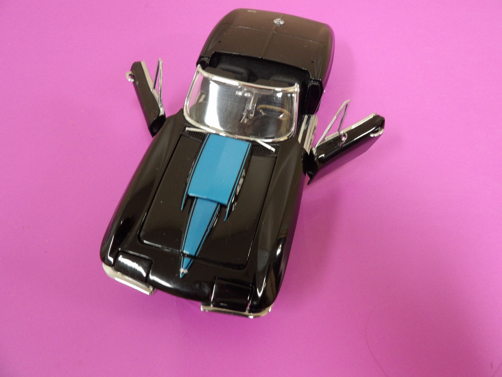 Franklin Mint Precision Models 1967 Corvette Sting Ray - 2