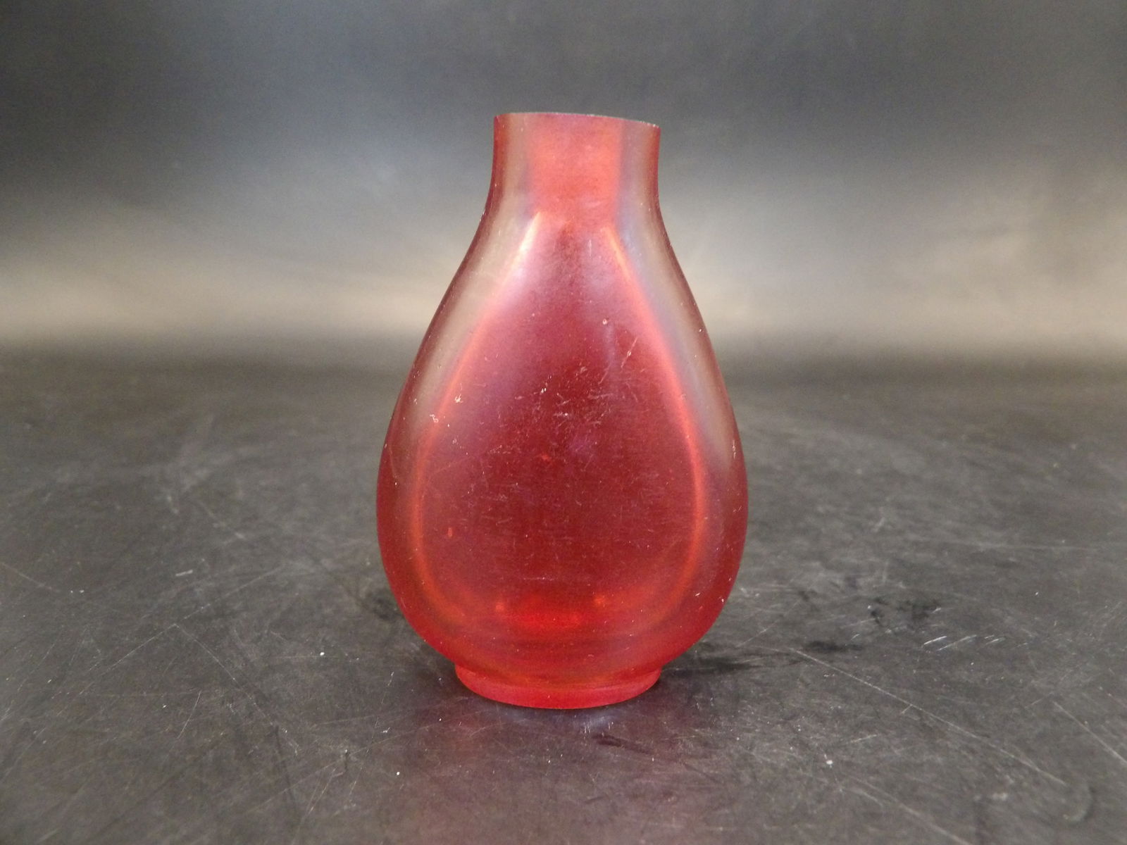 antique Chinese ruby red glass snuff bottle (1 of 6)