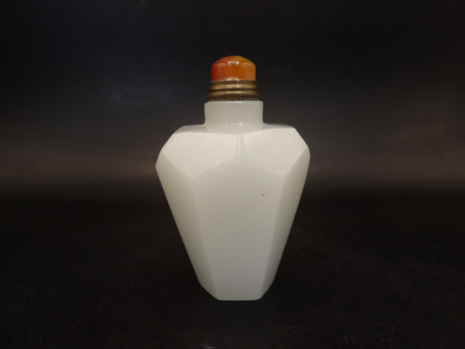 Chinese hexagon shaped glass snuff bottle (1 of 5)