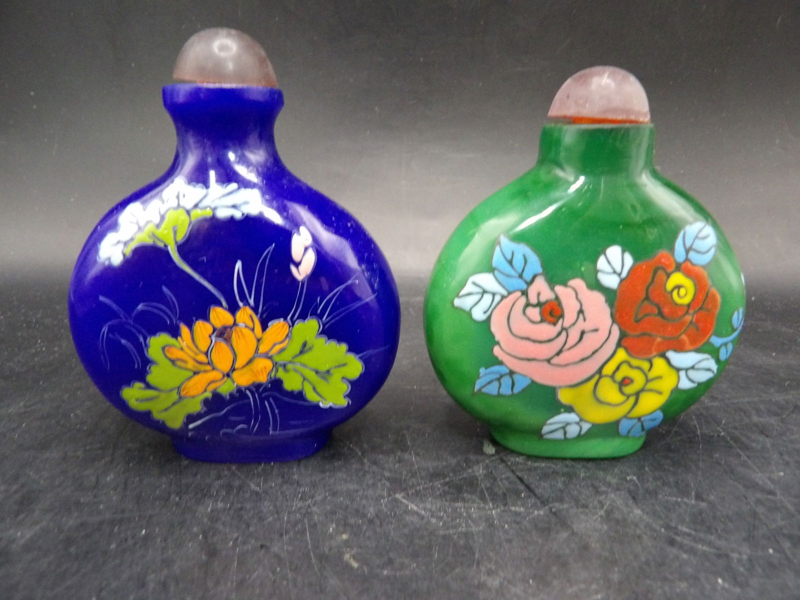 lot of 2 Chinese enamel hand painted glass snuff bottles (1 of 5)