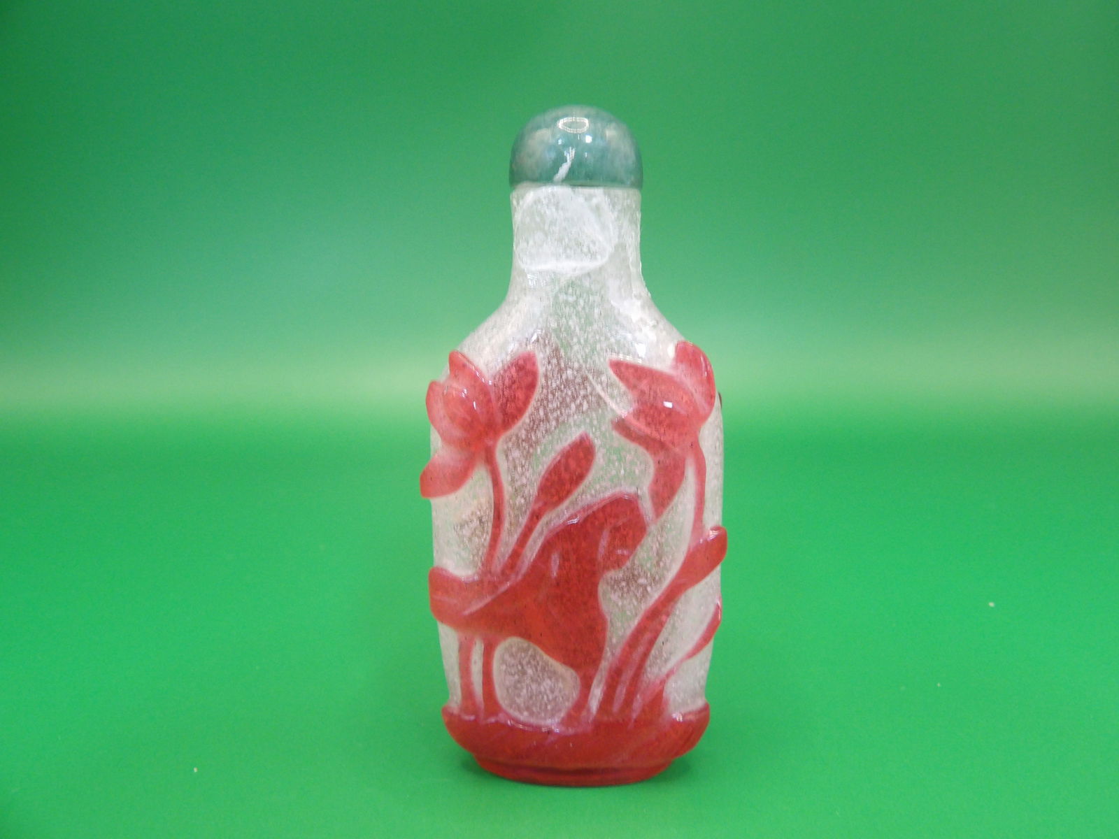 antique Chinese red overlay glass snuff bottle (1 of 6)