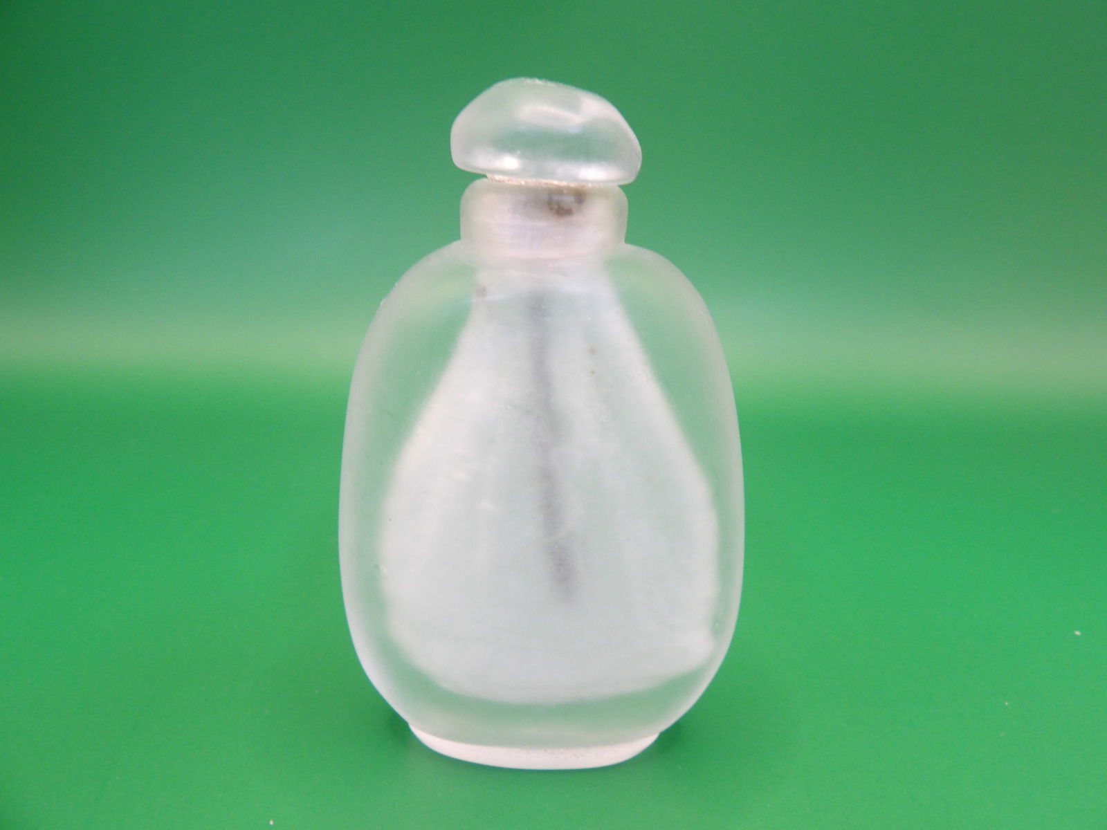 Chinese rock crystal snuff bottle (1 of 5)
