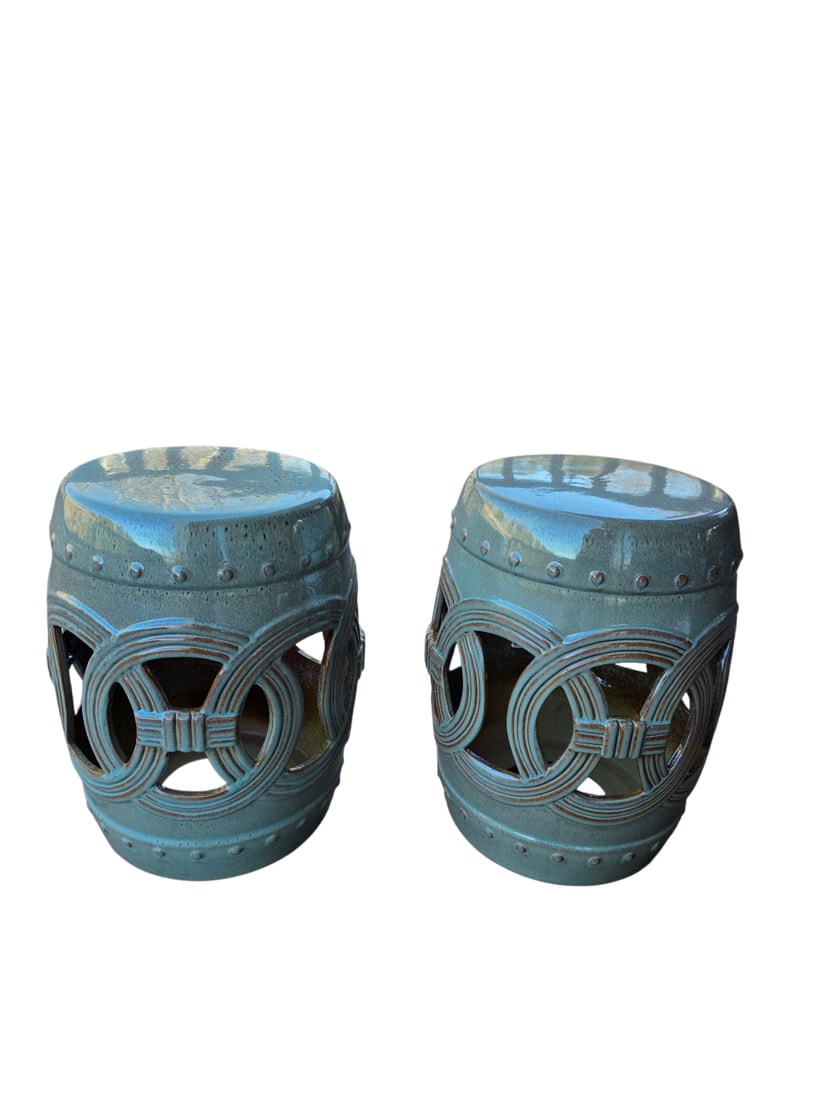 lot of 2 Chinese porcelain garden stools (1 of 5)