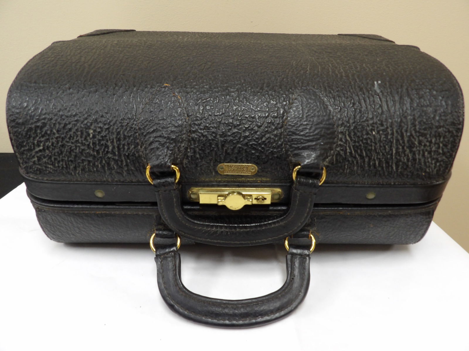 antique Emdee Schell black textured leather doctor's bag top grain cowhide (1 of 11)