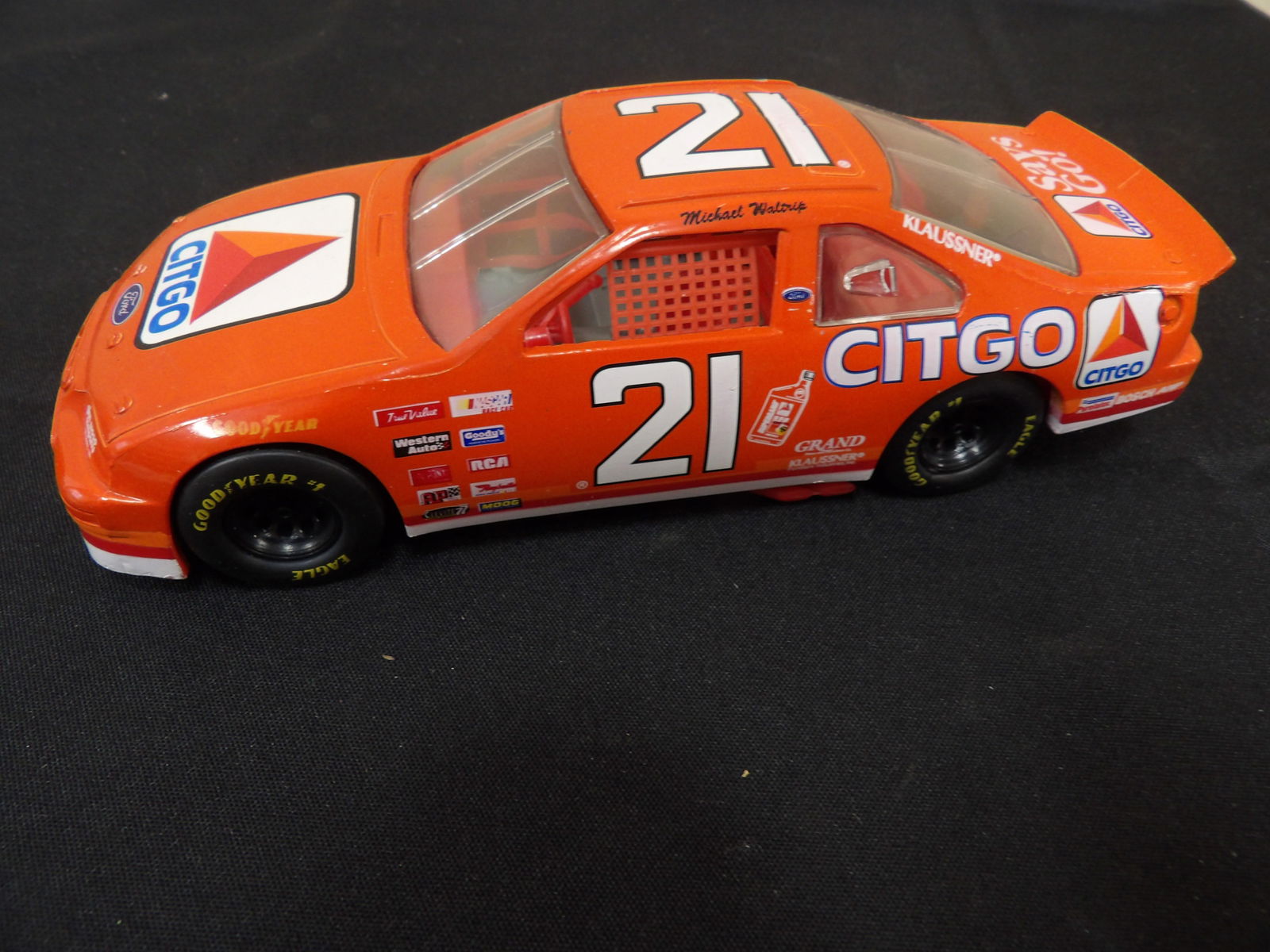 Racing Champions Ford Taurus Michael Waltrip #21 CITGO diecast 1:24: 7.6 inches length.