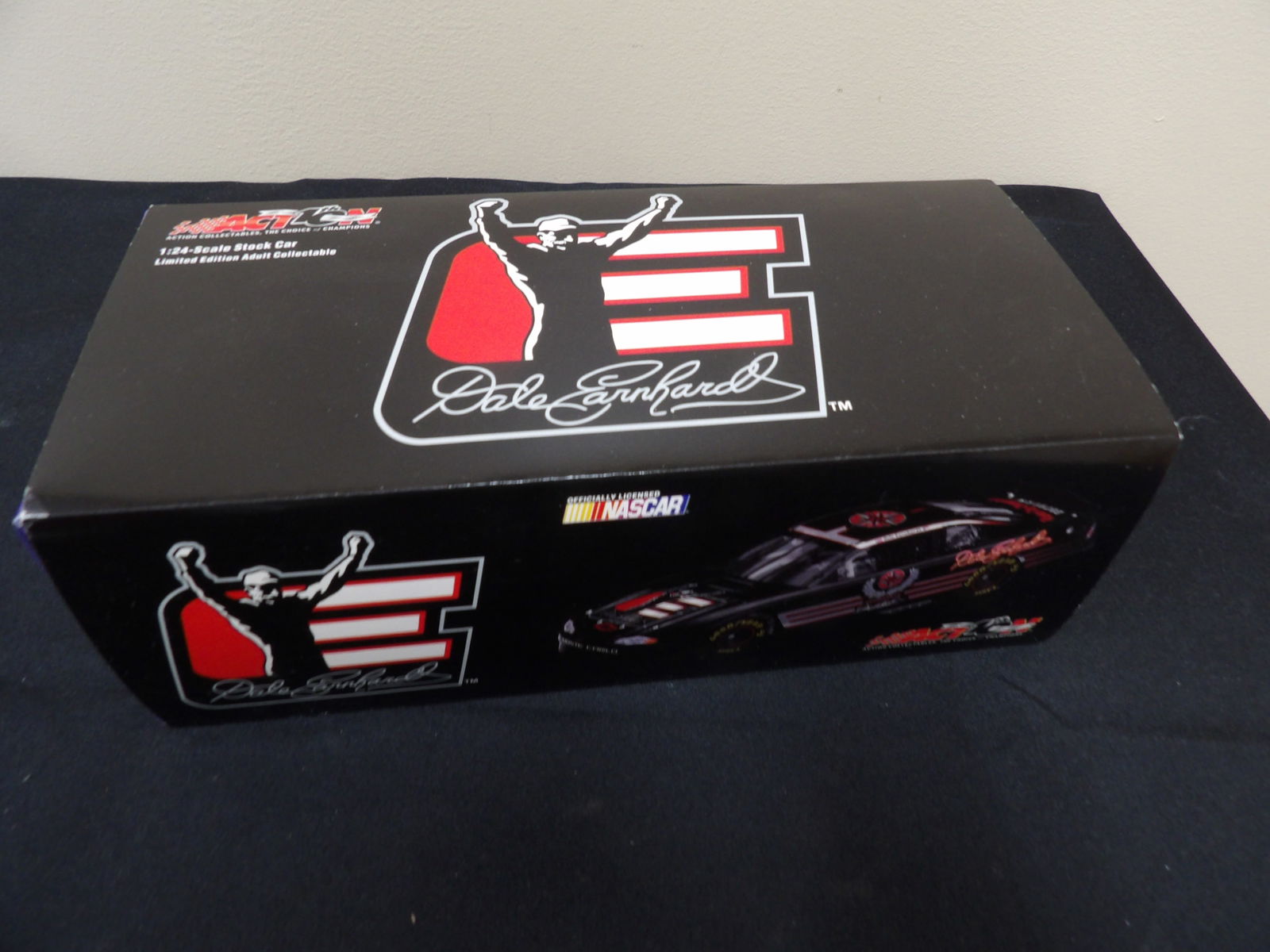 Action Collectibles 1:24 Dale Earnhardt legacy Nascar diecast (1 of 8)