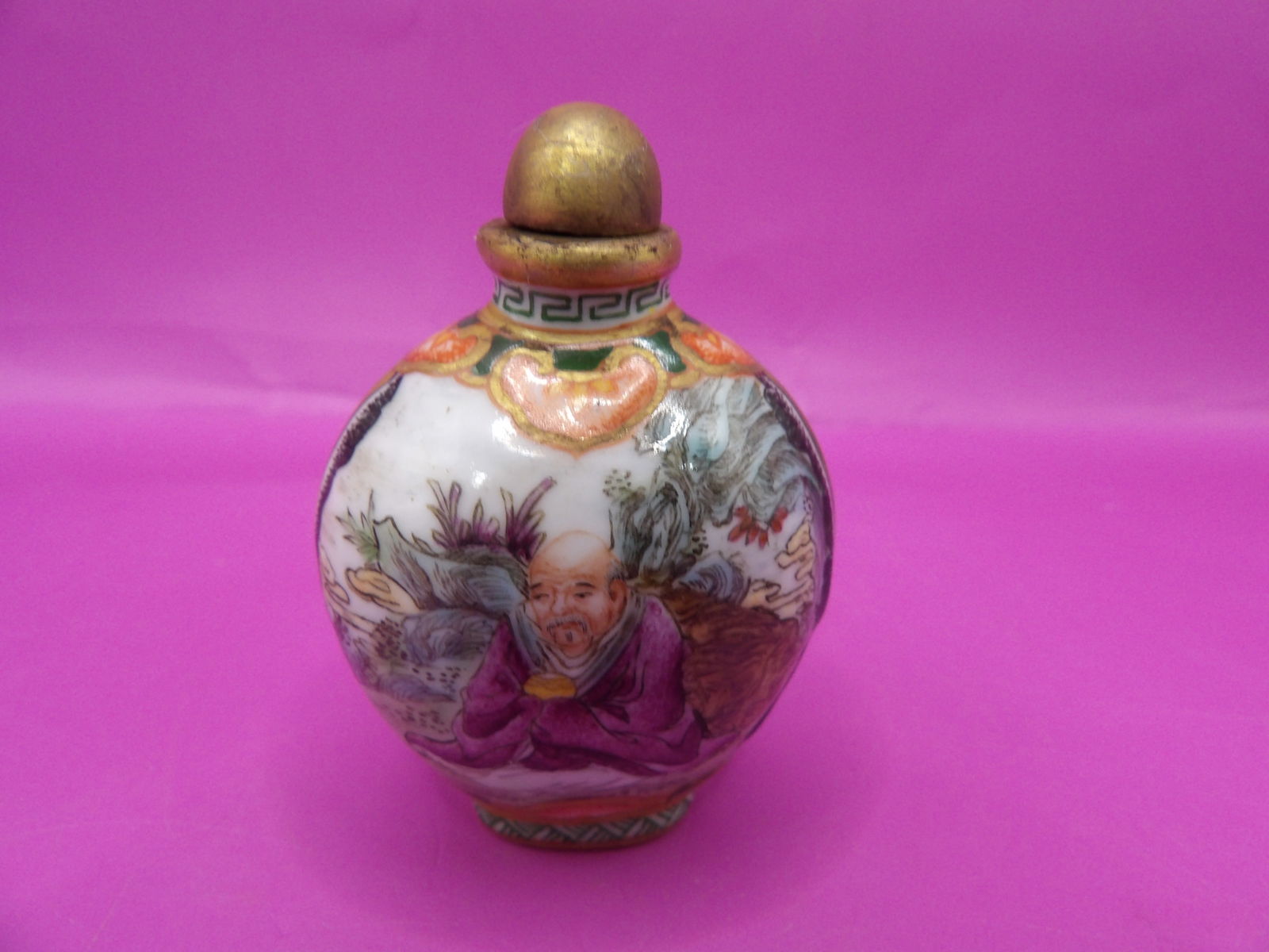 Chinese hand painted porcelain snuff bottle with Chinese calligraphy and Qing Qianlong mark (1 of 6)
