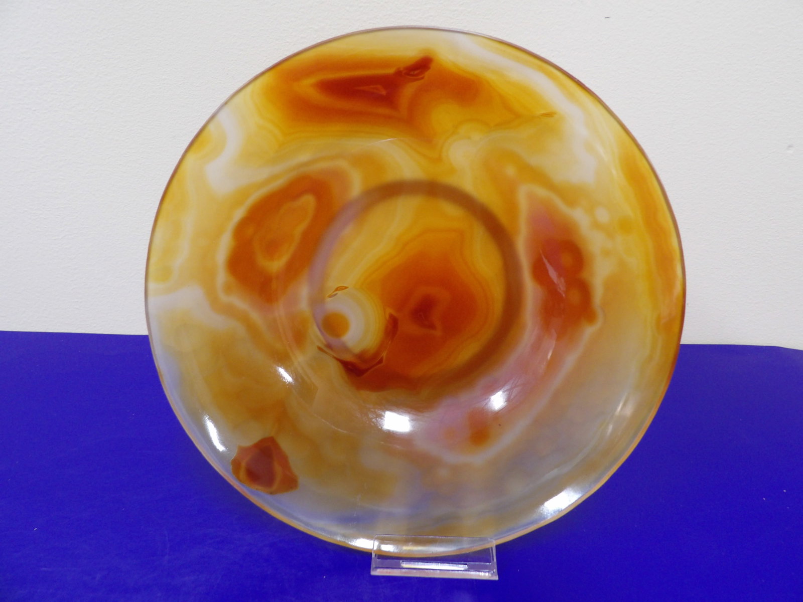 Very fine antique carved Chinese carnelian large smooth bowl: Size is 9.3 x 9.3 x 3 inches. Very smooth surface.