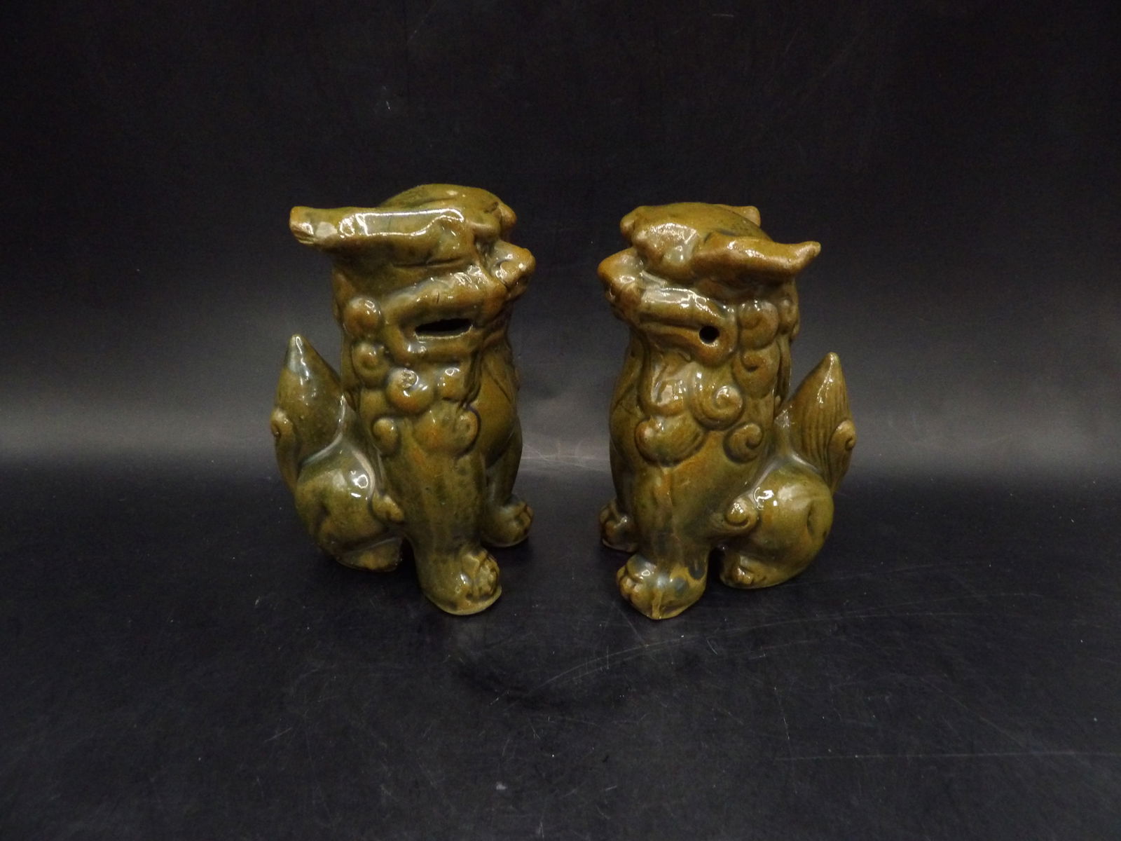 Lot of 2 Chinese porcelain foo dog statue (1 of 5)