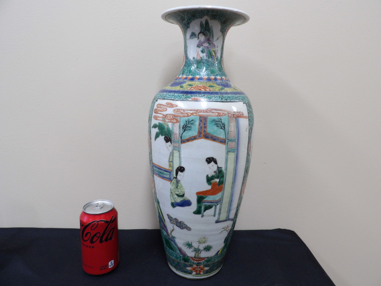 antique Qing dynasty Chinese fine hand painted porcelain vase with Kangxi double circle mark: 17.7 inches height. Fine painting.