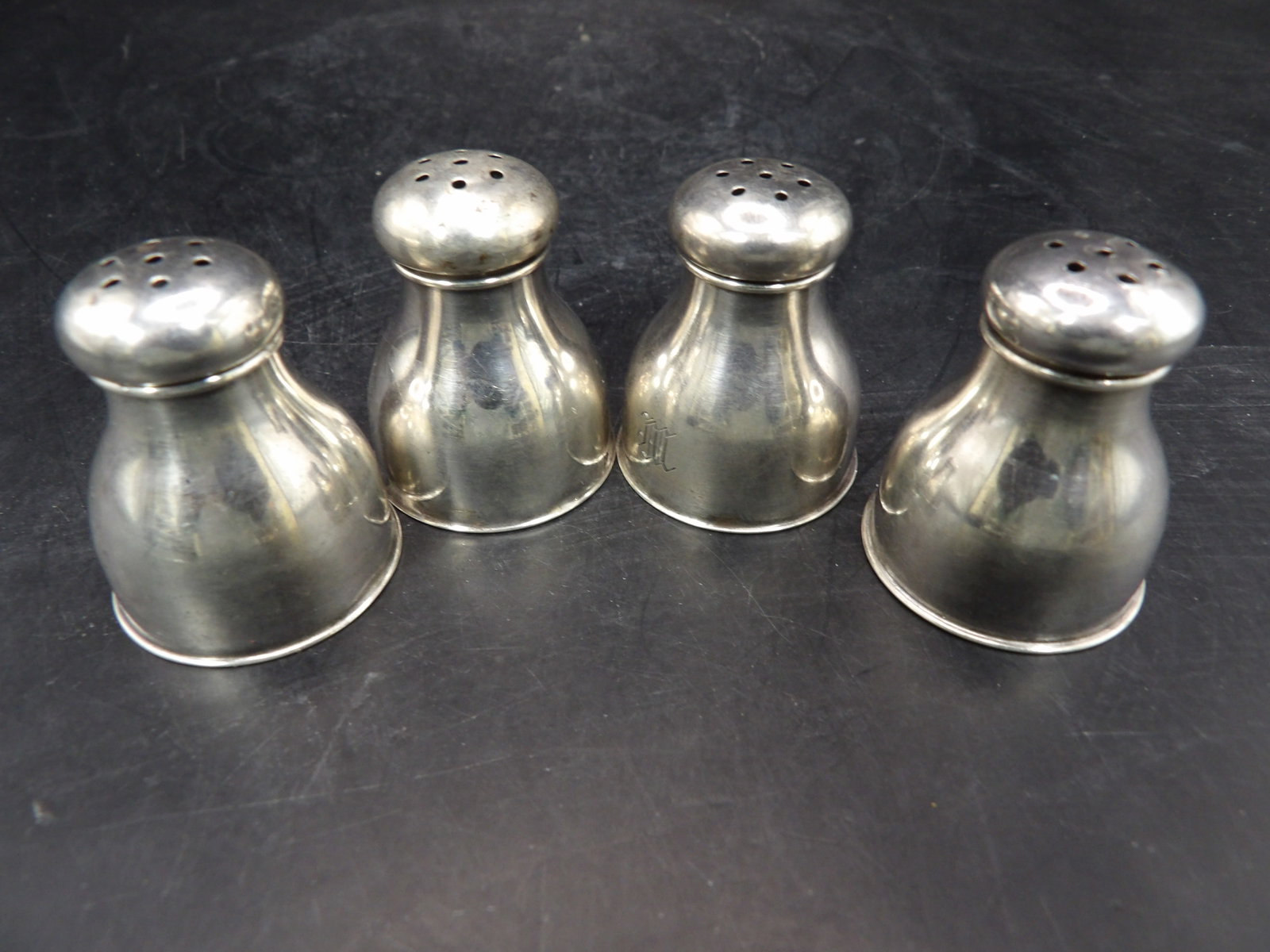 lot of 4 sterling silver salt and pepper shakers all marked Sterling 38 grams (1 of 5)