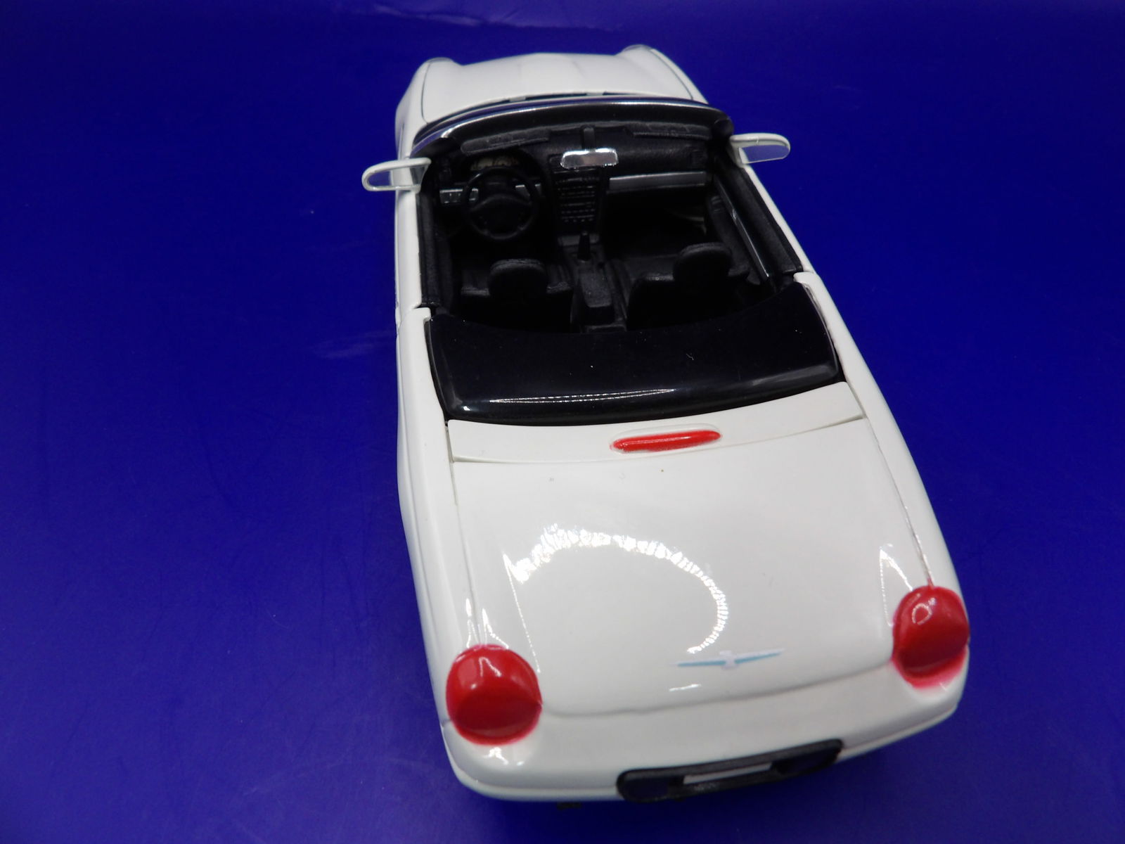 Maisto 1:25 Thunderbird - 2