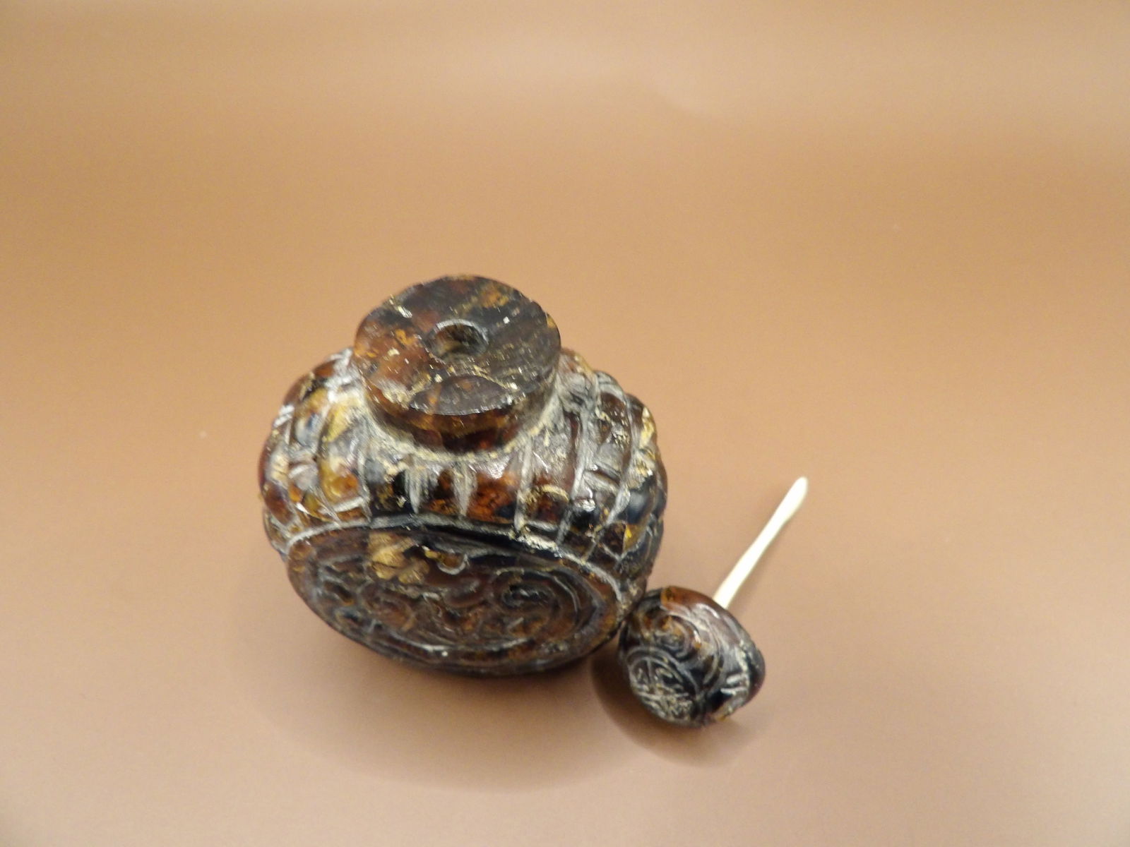 Chinese amber snuff bottle - 5