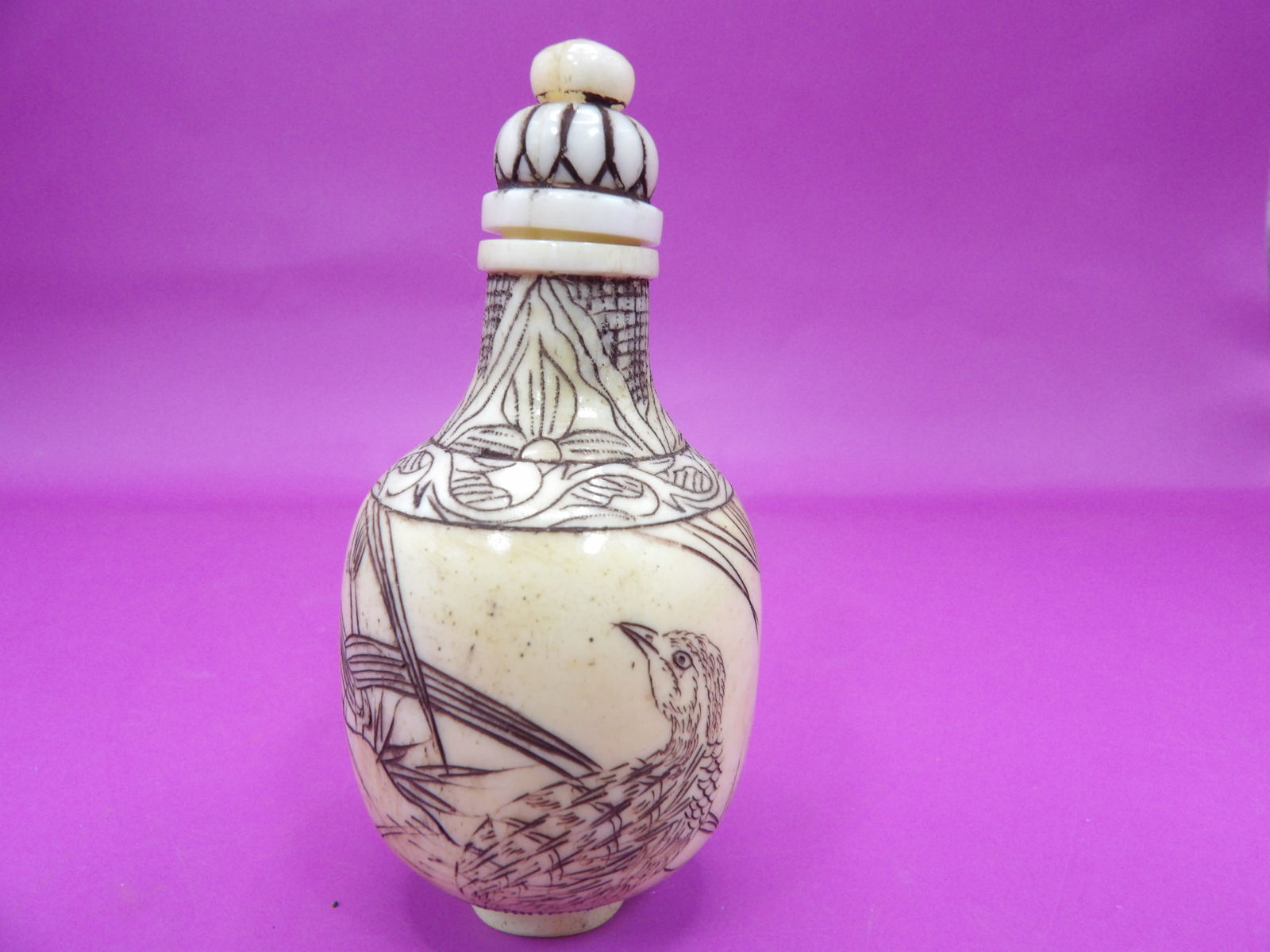 antique Chinese carved snuff bottle with bird motif and Qing dynasty mark - No Export (1 of 5)