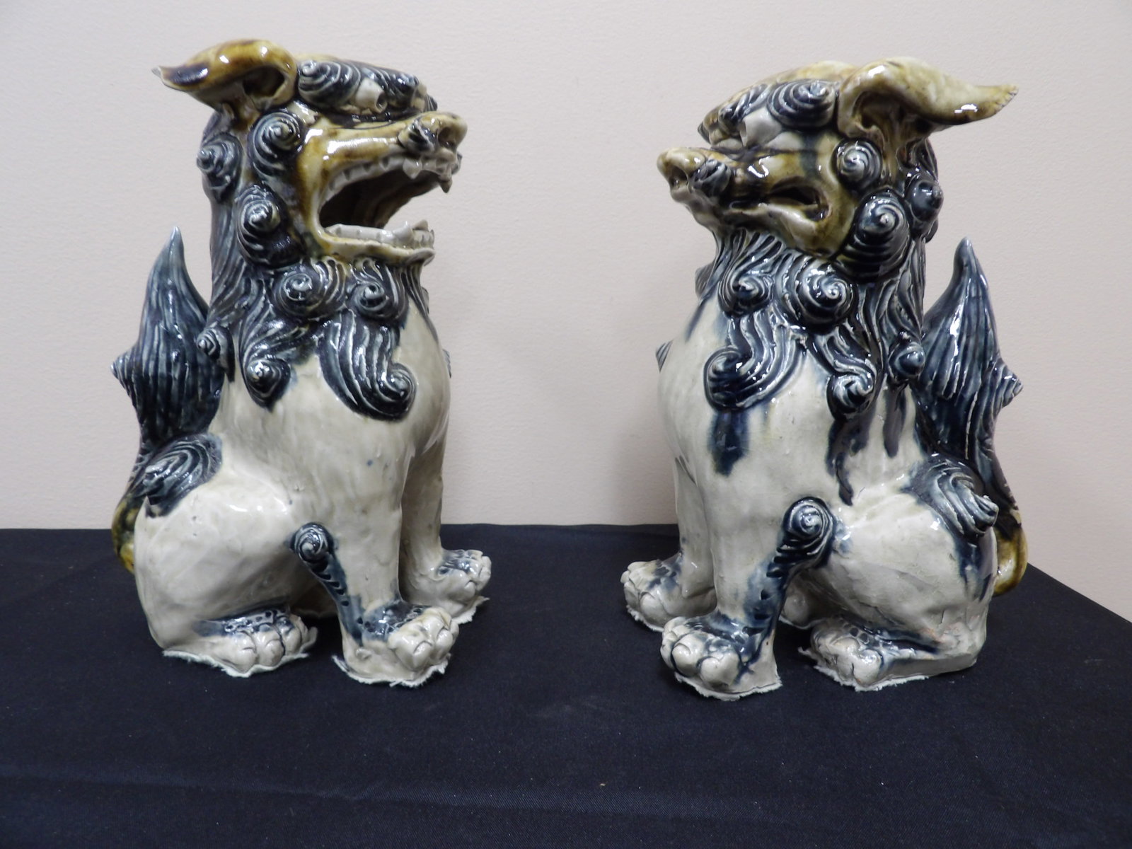 lot of 2 antique Chinese Qing dynasty polychrome porcelain guardian lion statues: Over 10 inches height.