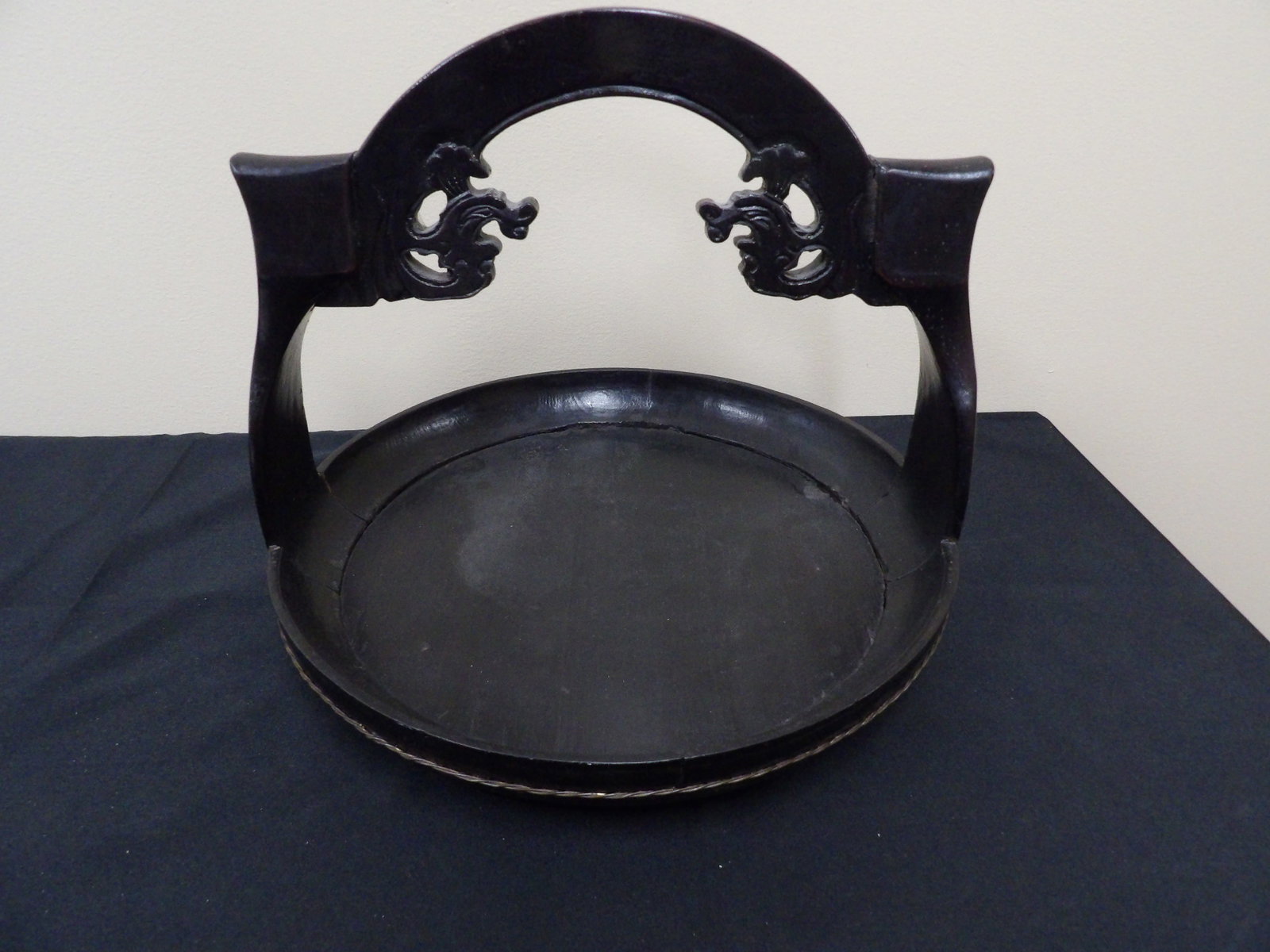 Antique Chinese wooden dragon carrying tray: 13.5 inches length. No reserve.