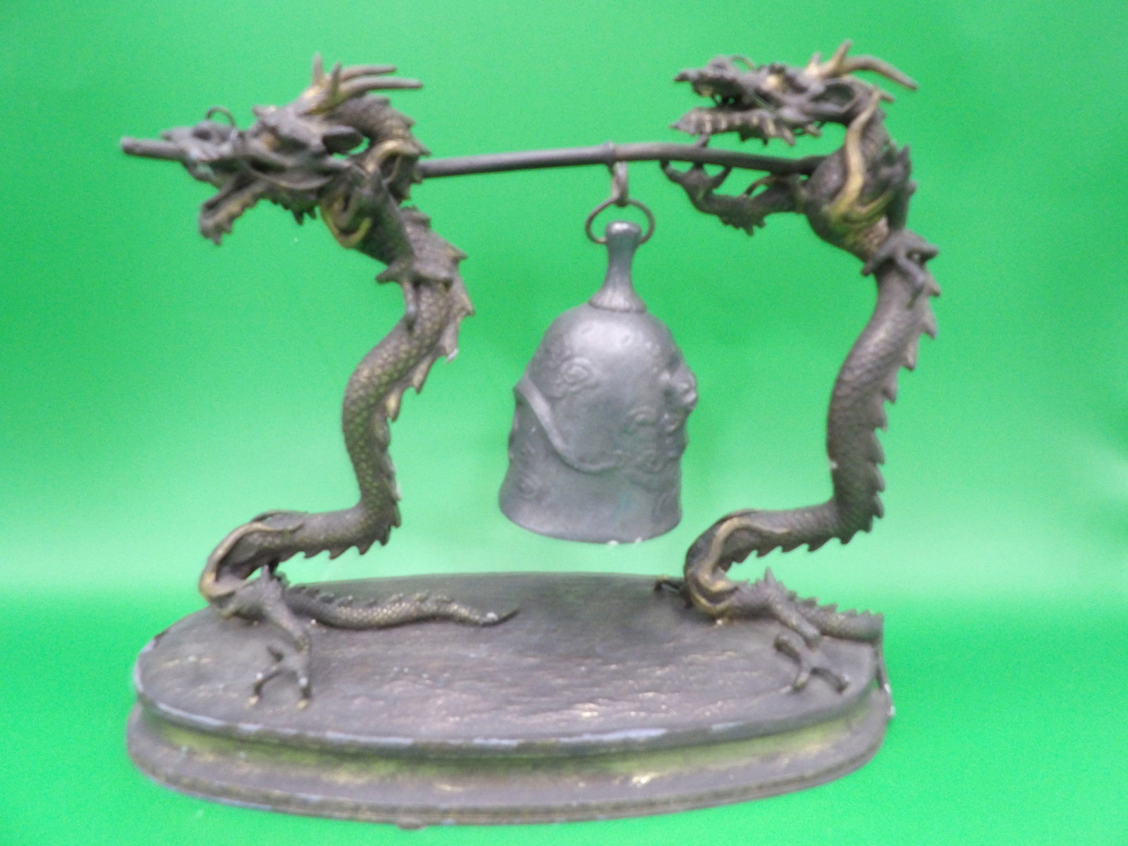 Asia Chinese or Japanese gold gilt double dragon fine bronze statue signed on the bottom: 8.5 inches length. Fine details. Lost most gold gilt.