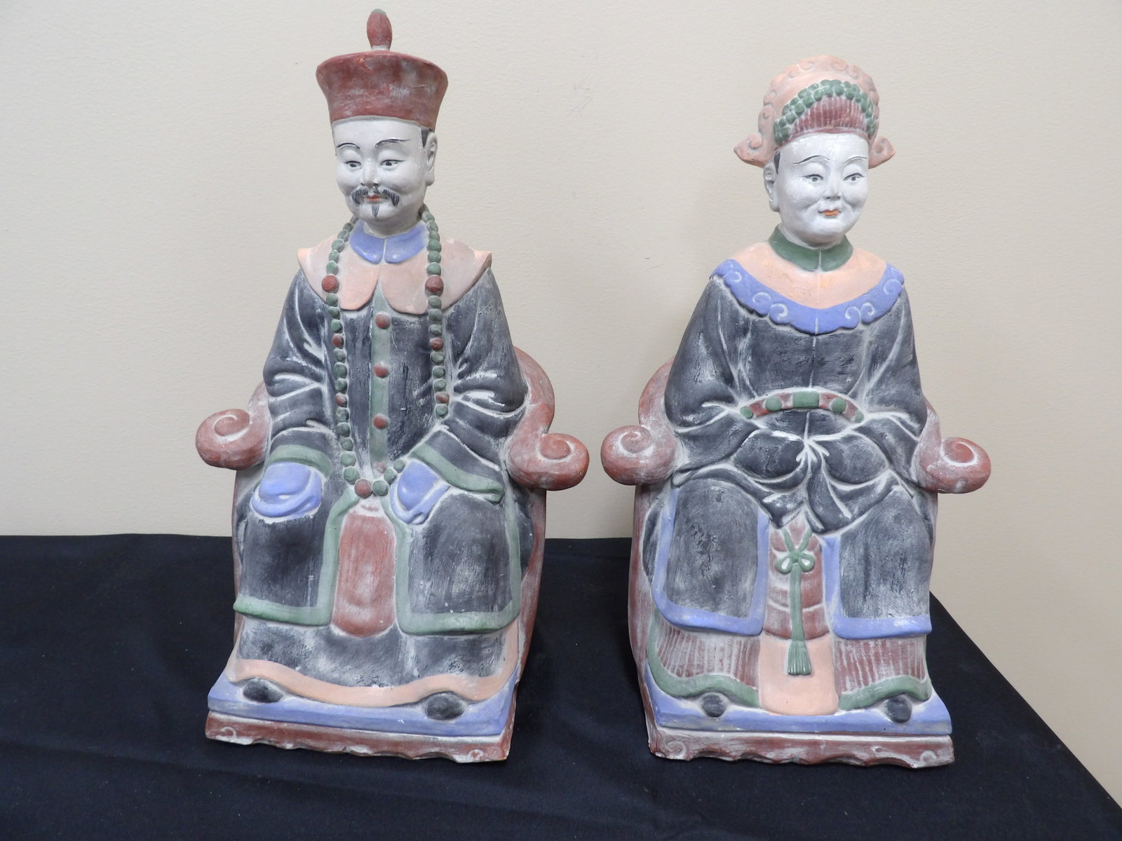 lot of 2 Chinese ceramic or pottery figures of an emperor and empress (1 of 6)