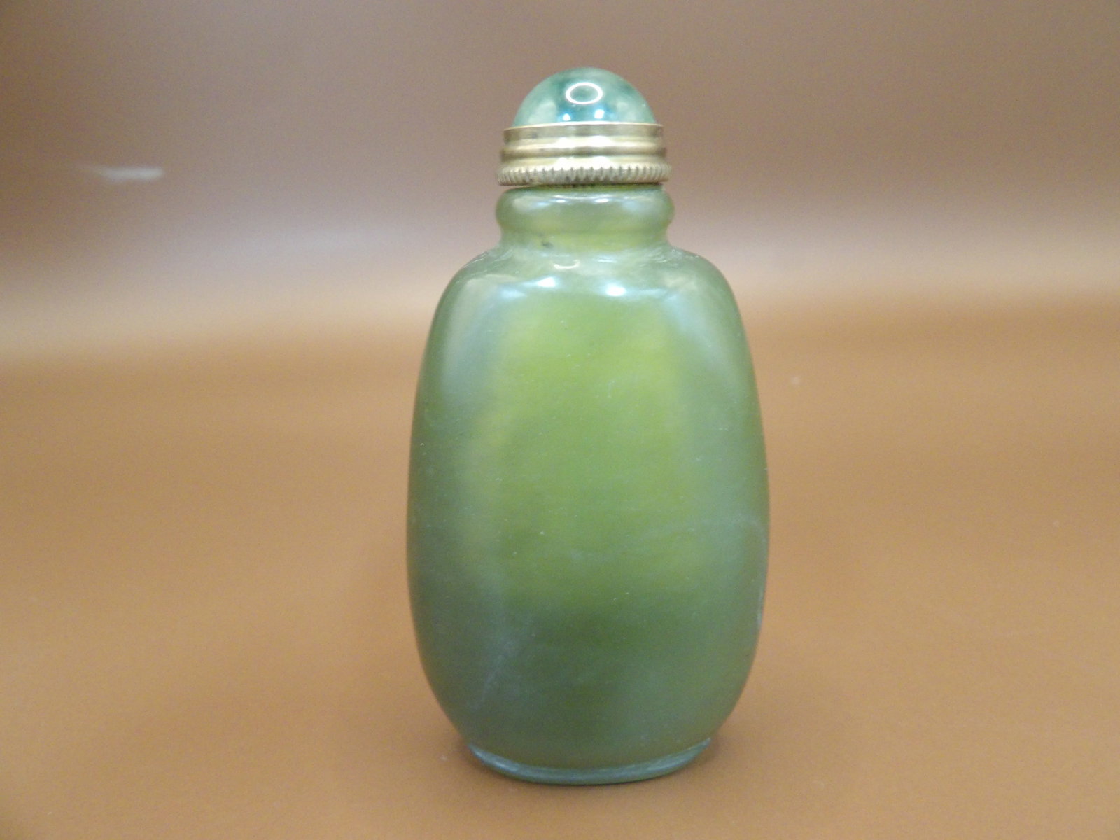 Chinese carved nephrite jade snuff bottle (1 of 6)