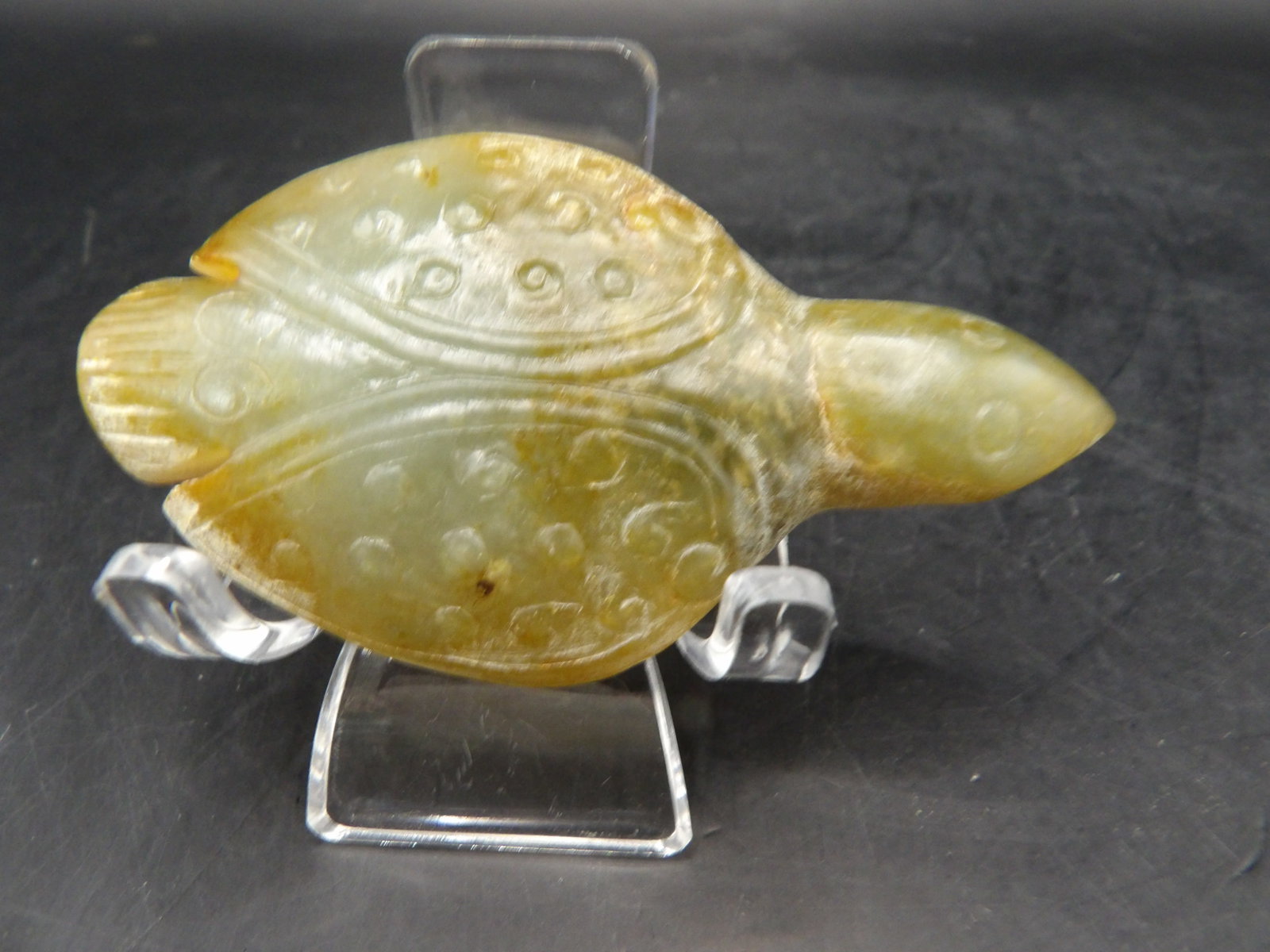 Chinese jade carving bird: 2.8 inches length. 35 grams.