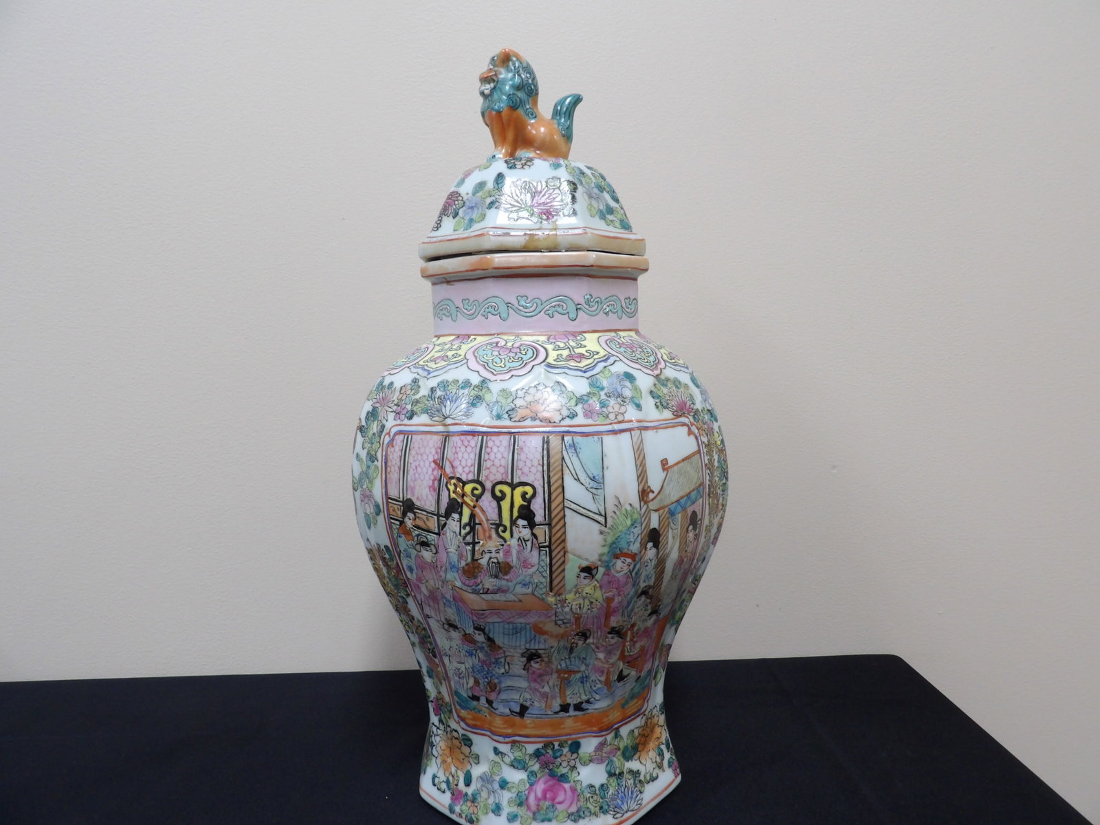 Chinese famille rose porcelain ginger jar with foo dog lid and Qing dynasty Qianlong mark: Approx. 18 inches height. We will inhouse ship items to you very affordable and efficient. Select self-arrange shipping.