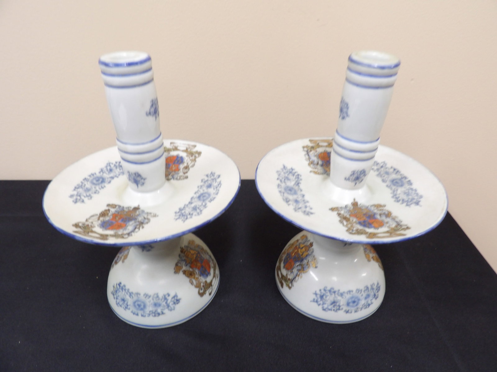 antique European porcelain candle holders with coat of arms probably 18th/19th century: Approx 10 inches height. Not signed. Probably 18th or 19th century England. We will inhouse ship items to you very affordable and efficient. Select self-arrange shipping.