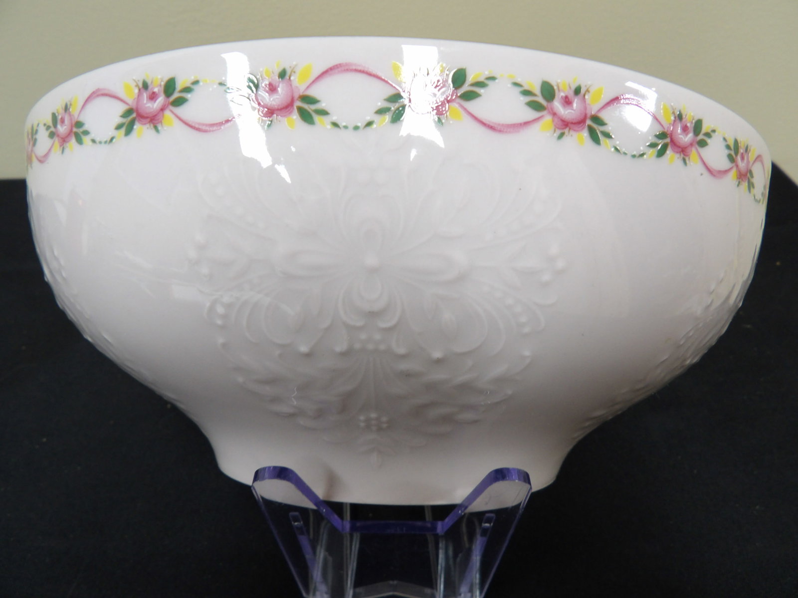 Scherzer Bavaria Germany pink embossed porcelain serving bowl with floral deco signed: 8 inches bowl opening. We will inhouse ship items to you very affordable and efficient. Select self-arrange shipping.